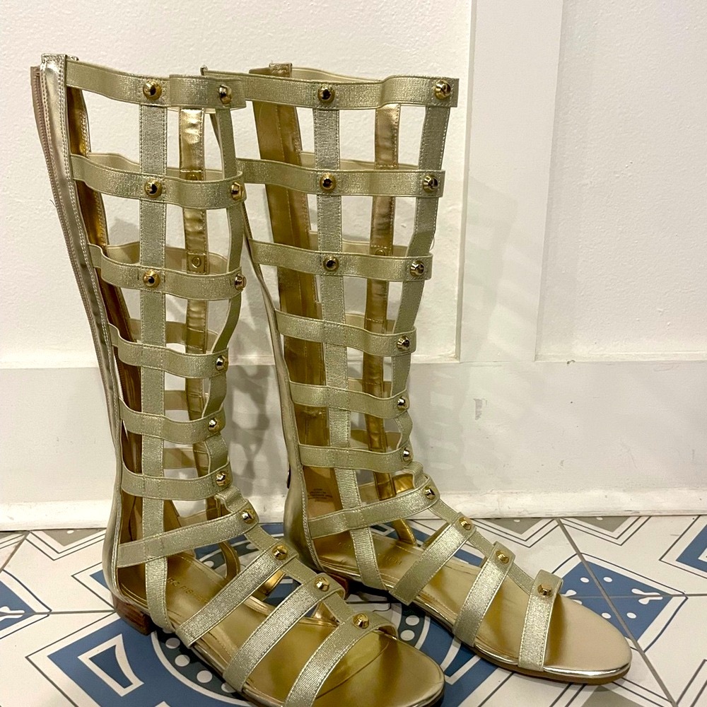 ✨Marc Fisher Gold Gladiator Sandals✨ - Picture 3 of 6